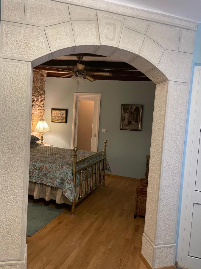 Apartment Sweet Dreams *